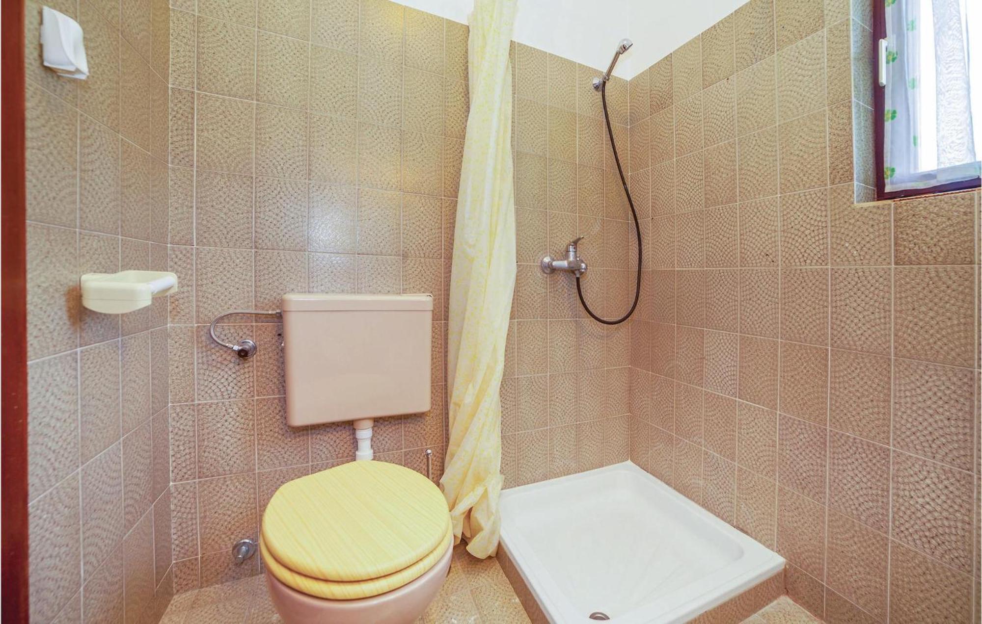 2 Bedroom Amazing Apartment In Crikvenica Exterior foto