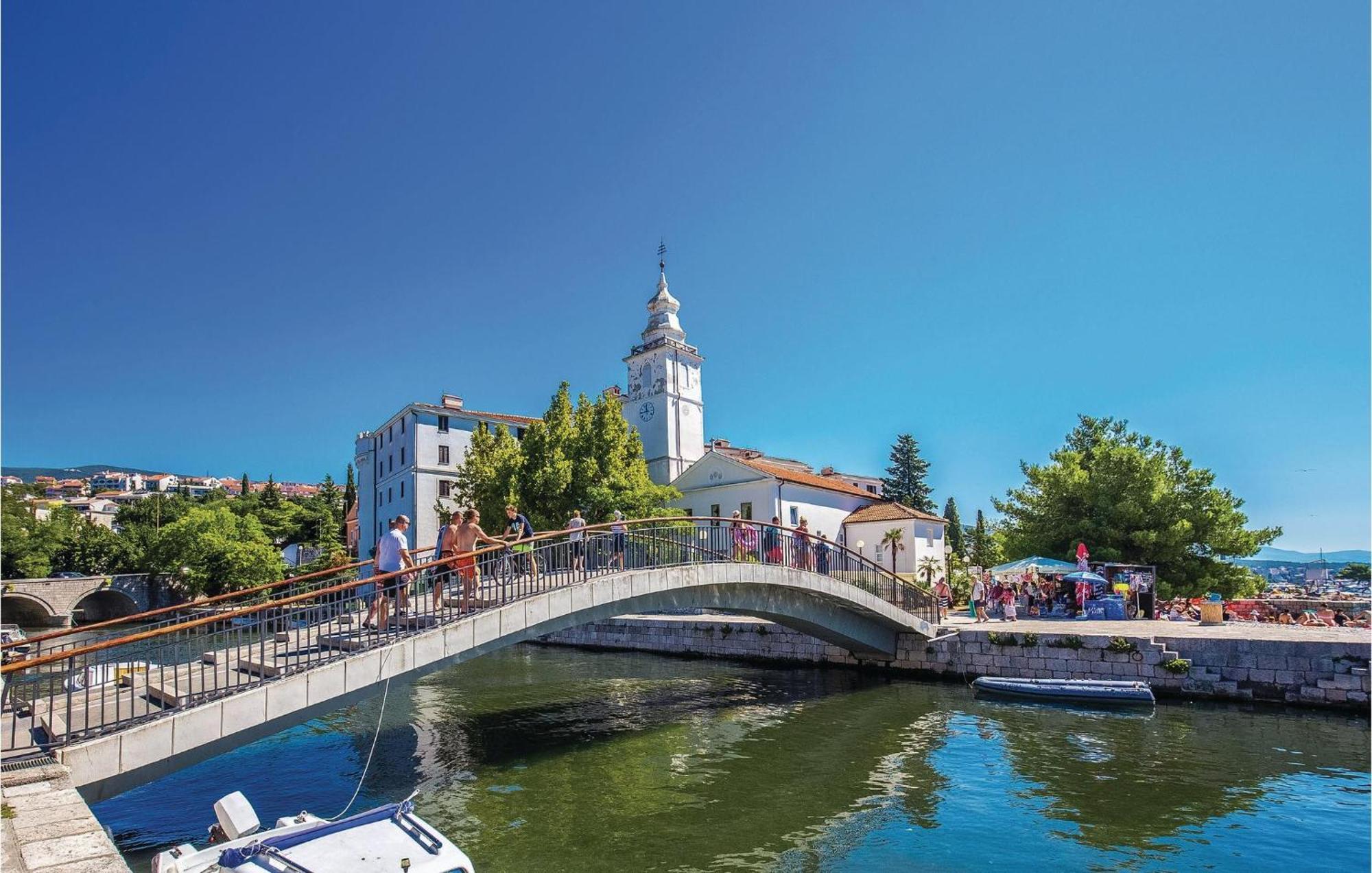 2 Bedroom Amazing Apartment In Crikvenica Exterior foto