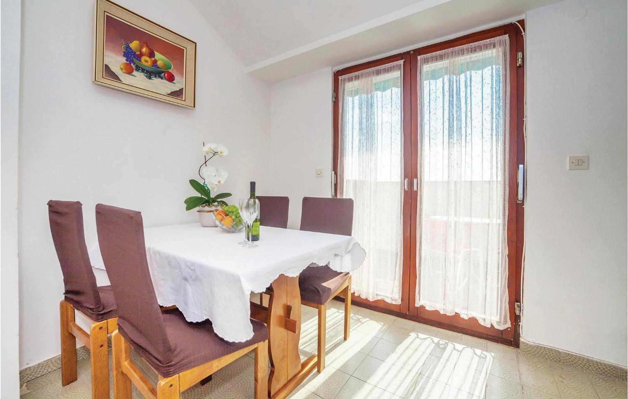 2 Bedroom Amazing Apartment In Crikvenica Exterior foto