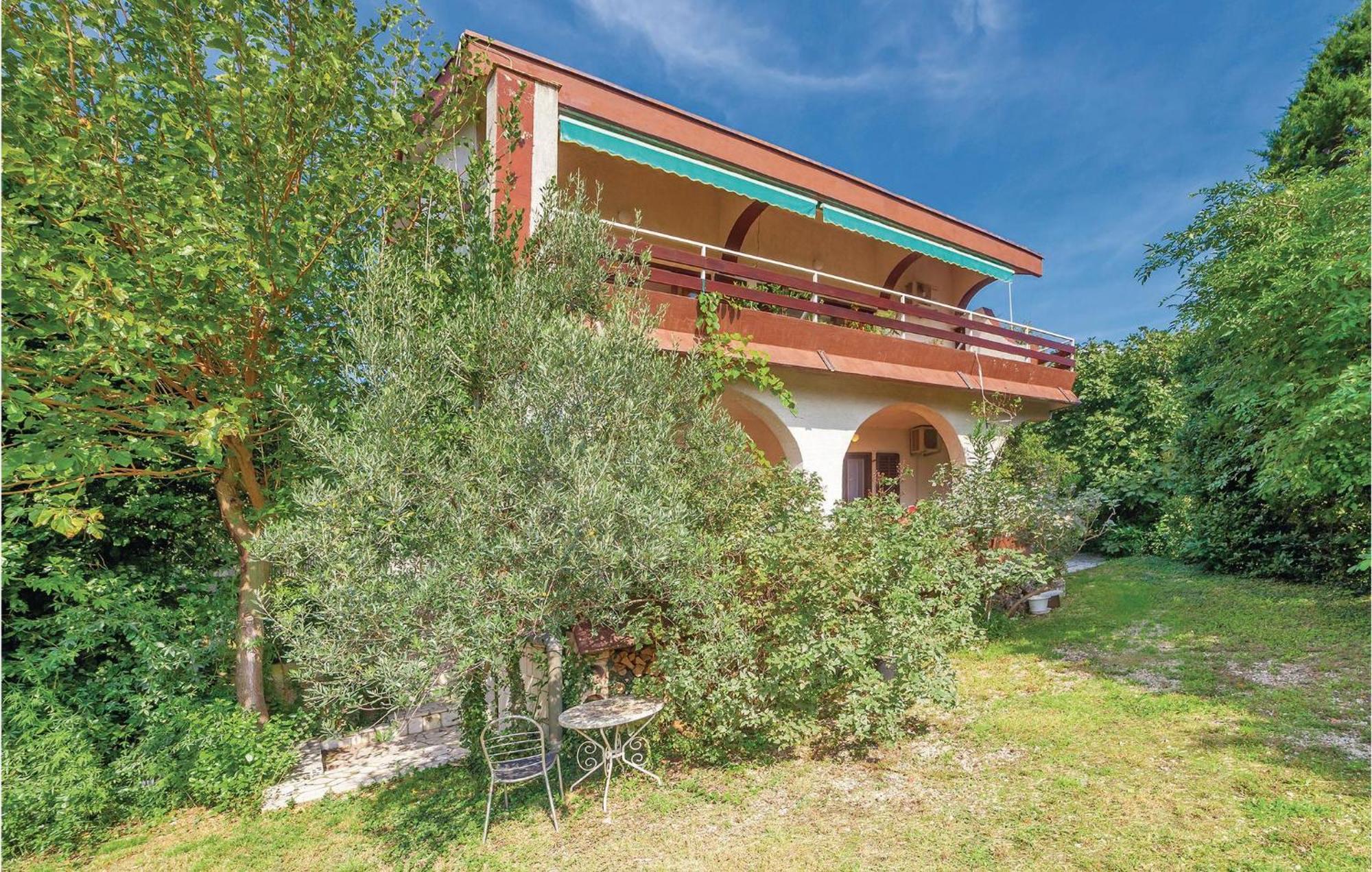 2 Bedroom Amazing Apartment In Crikvenica Exterior foto