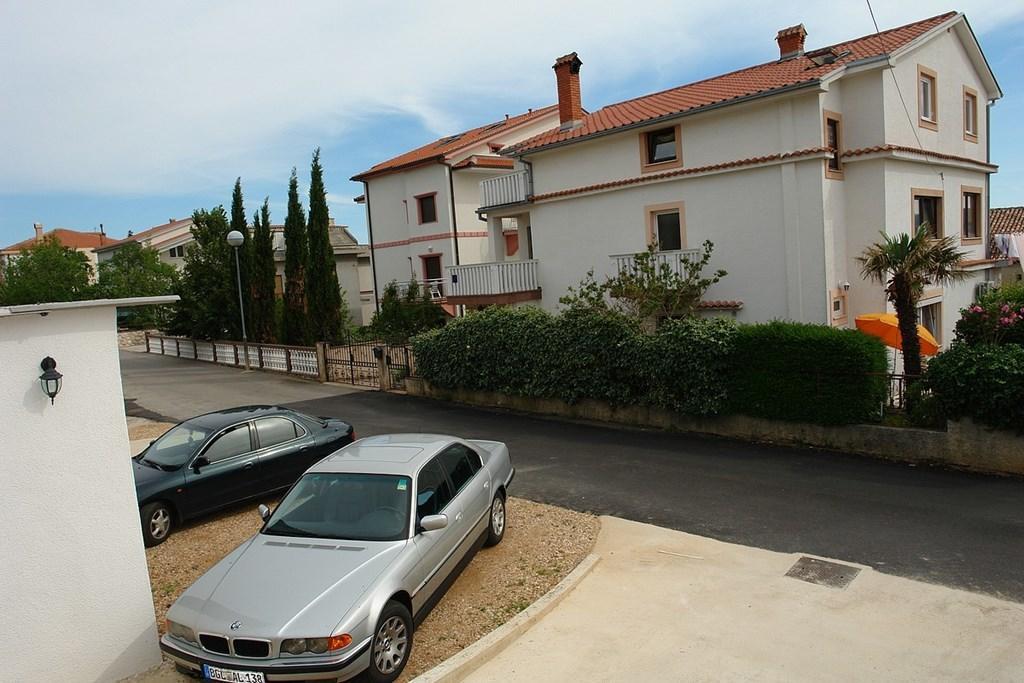 2 Bedroom Amazing Apartment In Crikvenica Zimmer foto