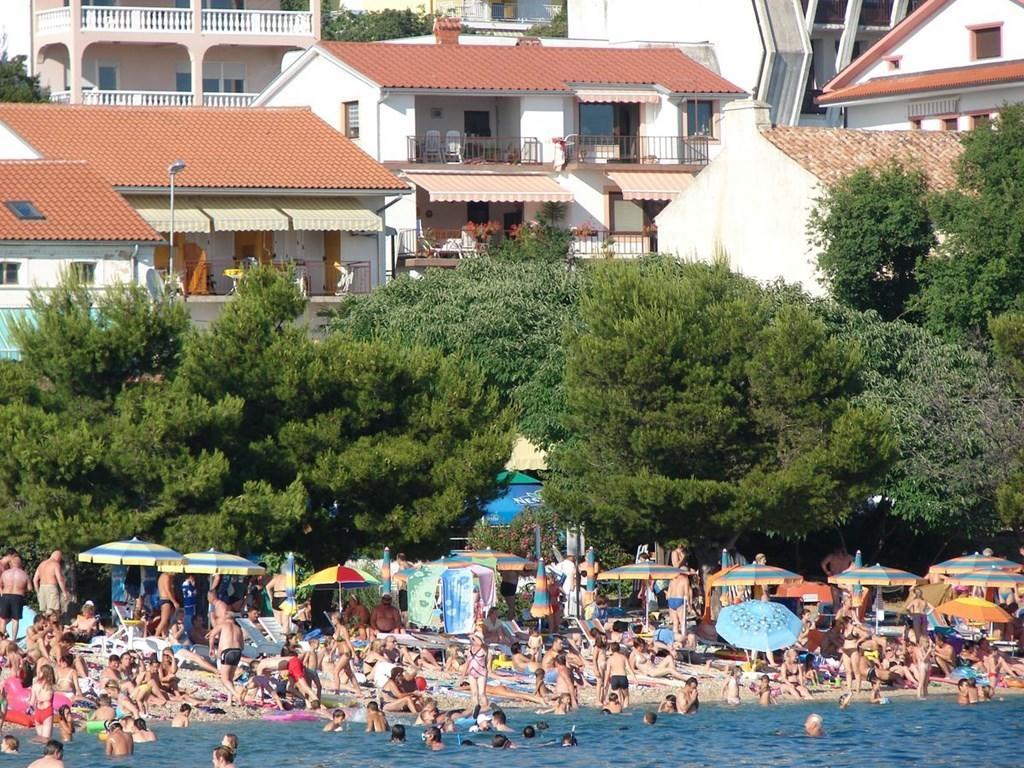 2 Bedroom Amazing Apartment In Crikvenica Zimmer foto